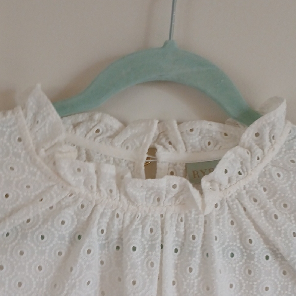 Ryegrass Women's White Eyelet Ruffle sleeve top XL - Picture 5 of 12